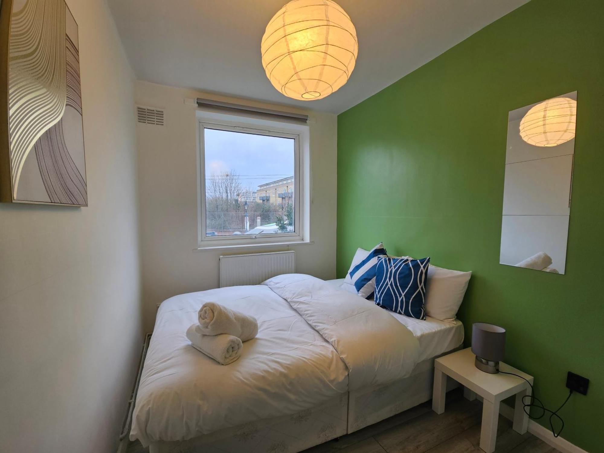 London Mile End Rooms Exterior photo