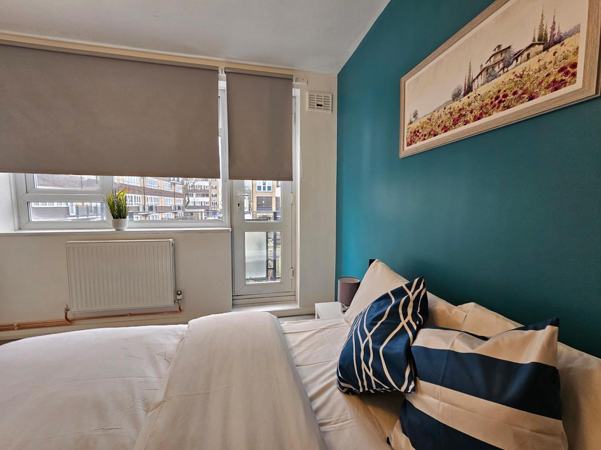 London Mile End Rooms Exterior photo